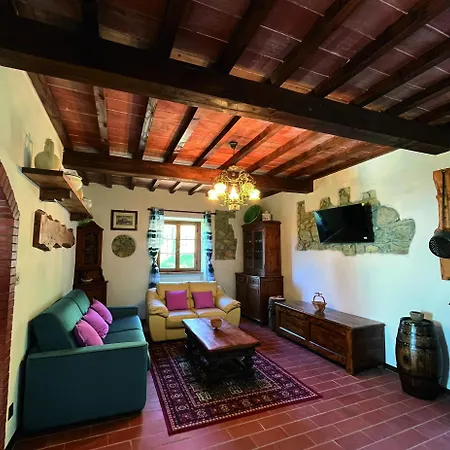 Semesterbostad Ivo House Vezza