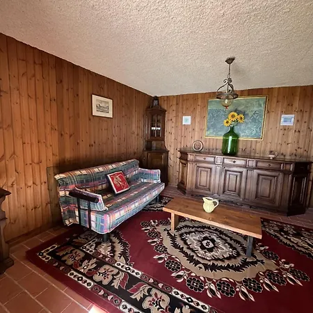 Semesterbostad Ivo House *